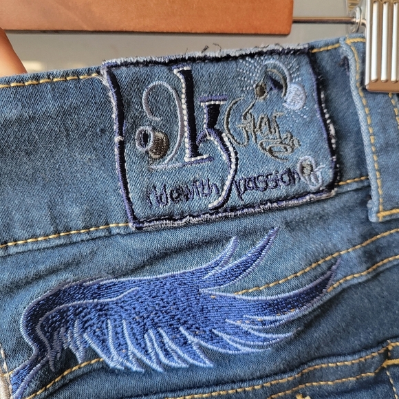 2KGray Riding Jeans Women's Size 26 Embroidered and Embellished Back Pockets - Picture 8 of 13